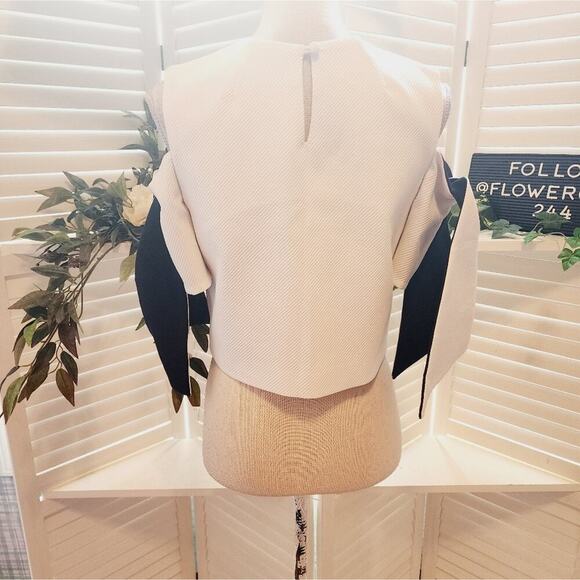 MILLY COLD SHOULDER WITH TIE BLACK / WHITE TOP SIZE SMALL - Picture 4 of 6